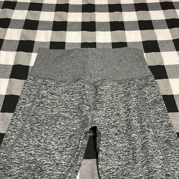 ATHLETA EXHALE STASH POCKET HEEL TIGHT SOFTLUXE Small Stretch Gray Black Legging - Picture 8 of 16